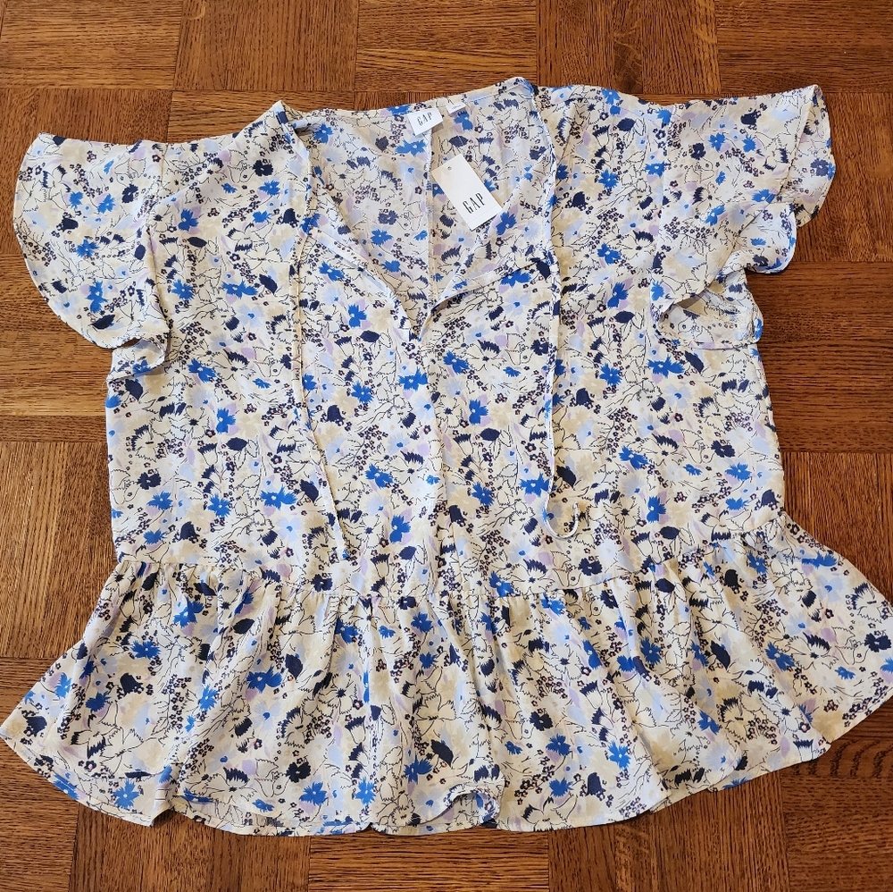 Gap Blouse Size S